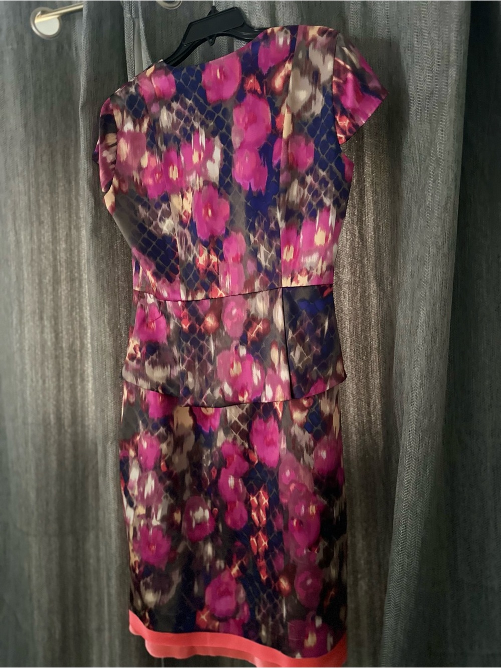 T Tahari flowered dress in great condition